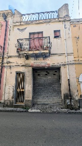 Foto Casa indipendente in via Umberto, Calatabiano di 108 m² con 5 locali