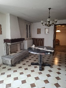 Foto Casa indipendente a Pincara Centro di 380 m² con 15 locali in vendita