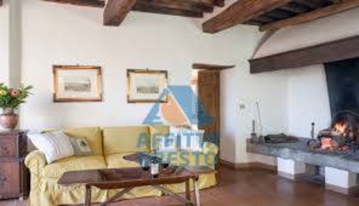 Foto Case indipendenti a Lastra a Signa di 230 m² con 8 locali in affitto