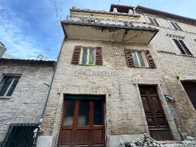 Foto Casa indipendente in Via Bianca Visconti, Fermo in vendita