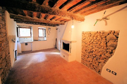 Foto Casa indipendente in Via Roma, Massa e Cozzile Massa di 135 m²