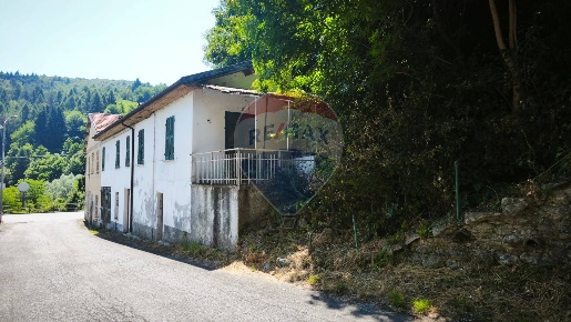 Foto Appartamento in borgata piano, Murialdo Piano di 100 m² con 5 locali