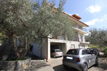 Foto Casa indipendente in VIA VENCE, Zumpano Forevia di 800 m² con 5 locali