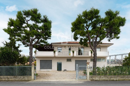 Foto Casa indipendente in Via Teramo, Mosciano Sant'Angelo di 350 m²