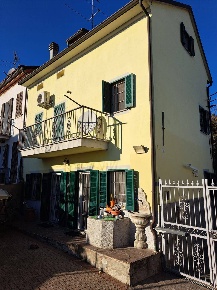 Foto Casa indipendente a Castelletto Monferrato Centro di 115 m² in vendita