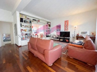 Foto Casa indipendente in Via Enrico Fermi, Castelmassa di 310 m²