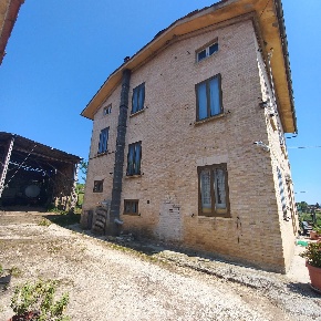 Foto Casa indipendente in contrada patrignone, Falerone in vendita