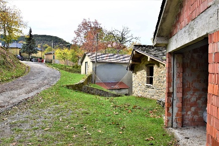 Foto Casa indipendente in Zeri Loc. Frandalini, Zeri di 130 m² con 7 locali