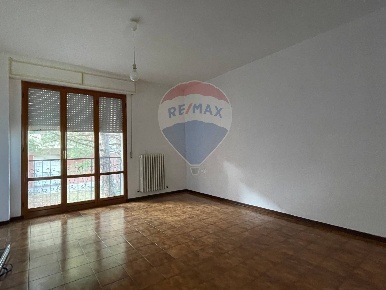 Foto Appartamento a Belvedere Ostrense Centro di 120 m² con 6 locali