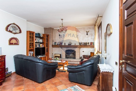 Foto Case semi ndipendenti in via contardo ferrini, Broni Centro di 175 m²