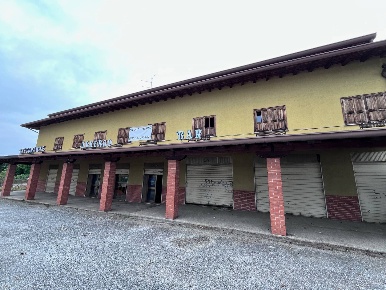 Foto Casa indipendente in via Pontebbana, Fontanafredda in vendita