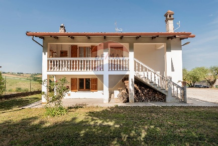 Foto Casa indipendente in vai Sant'Ignazio, Filottrano di 98 m² in vendita