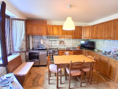 Foto Casa indipendente a Martignacco Centro di 282 m² con 6 locali