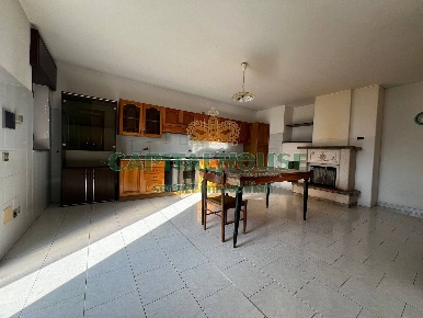 Foto Casa indipendente a Pratola Serra di 168 m² con 5 locali in vendita