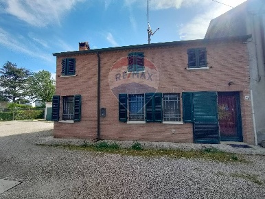 Foto Case semi ndipendenti in vicolo quartiere cieco, Tresignana di 139 m²