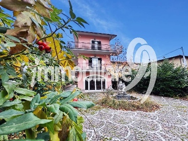 Foto Casa indipendente in s.s.17 Bis, L'Aquila Paganica - Tempera di 420 m²
