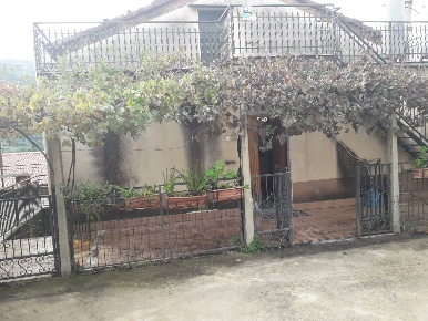 Foto Casa indipendente a Albanella di 148 m² con 7 locali in vendita