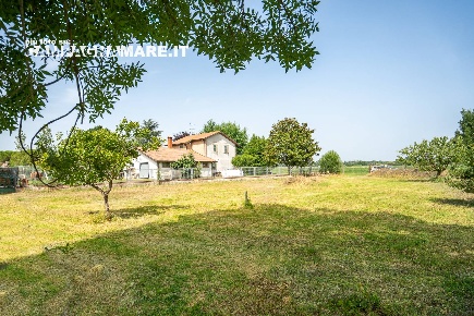 Foto Casa indipendente in via biverare, Mesola Centro di 180 m² in vendita