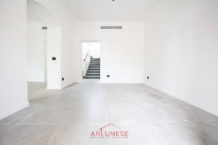 Foto Casa indipendente in Via Verdi, Parabiago Centro di 170 m² in vendita