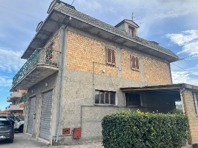 Foto Casa indipendente in Viale Kennedy, Sant'Egidio alla Vibrata Centro