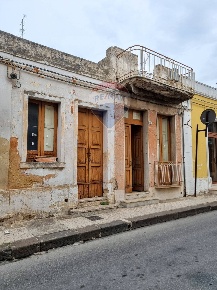 Foto Casa indipendente in via Francesco Crispi, Floridia di 90 m²