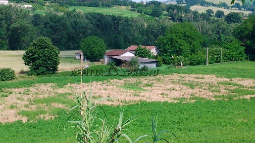 Foto Casa indipendente a Meldola San Colombano di 200 m² con 10 locali