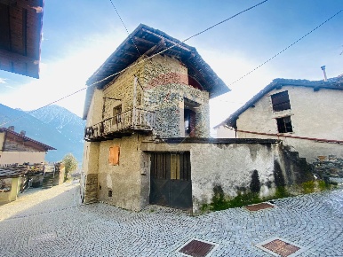 Foto Case semi ndipendenti in VIA CAPOLUOGO, Saint-Denis di 250 m²