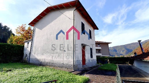 Foto Casa indipendente a Castelnuovo di Garfagnana Centro di 180 m²
