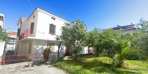 Foto Casa indipendente in Via Cesare Battisti, Martinsicuro Centro