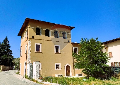 Foto Casa indipendente a San Demetrio ne' Vestini Centro di 200 m²