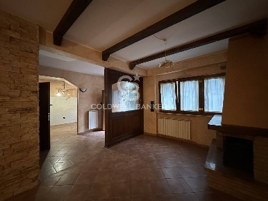 Foto Casa indipendente in Via Fainzera, Castel di Sangro in vendita