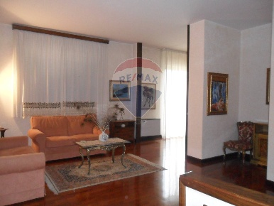 Foto Villa singola in CONTRADA BULGARELLA, Caltanissetta di 476 m²