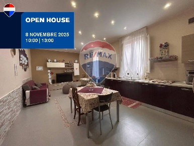 Foto Case semi ndipendenti in Via Dante Alighieri, Aci Catena Centro