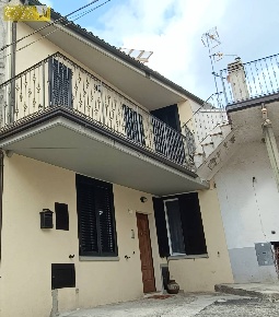 Foto Casa indipendente in Battaglia, Campli Battaglia di 190 m² in vendita