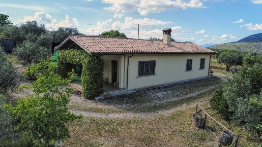 Foto Casa indipendente a Spoleto Centro Storico di 120 m² con 4 locali