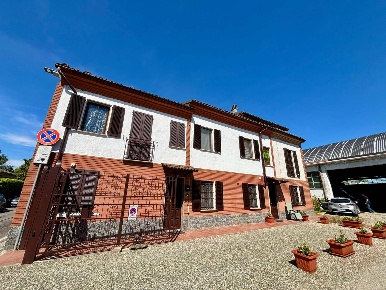 Foto Casa indipendente a Alessandria Orti di 150 m² con 5 locali in vendita