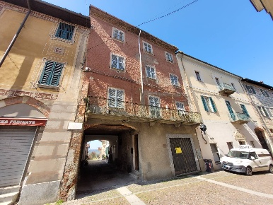 Foto Casa indipendente a Capriata d'Orba Centro di 120 m² con 7 locali