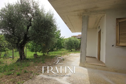 Foto Casa indipendente in Frazione Raieto, Civitella del Tronto di 100 m²