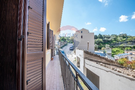 Foto Casa indipendente in Via Cola Di Rienzo, Melilli Centro di 220 m²
