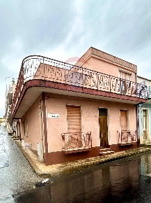 Foto Casa indipendente in VIA GARIBALDI, Canicattini Bagni di 384 m²