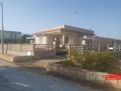 Foto Casa indipendente in CONTRADA FUMARIE, Scicli con 4 locali in vendita