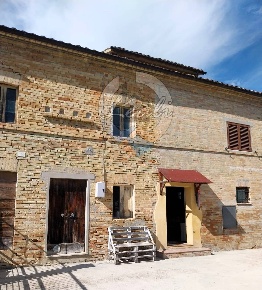 Foto Case semi ndipendenti in C.Da CAPPUCCINI, Montegiorgio in vendita