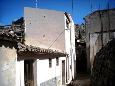 Foto Casa indipendente in via Betto, Scicli Centro con 3 locali in vendita