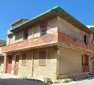 Foto Casa indipendente in via Edera, Pachino Centro di 200 m² con 10 locali