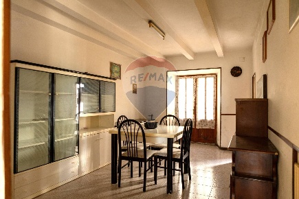 Foto Case semi ndipendenti a Cingoli Torre di 151 m² con 4 locali