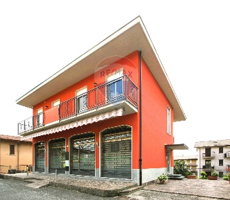 Foto Casa indipendente in Via Libertà, Paladina di 327 m² con 6 locali