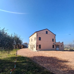 Foto Casa indipendente in via Sole, Montappone in vendita