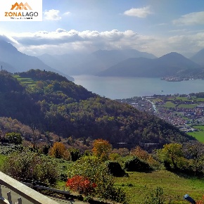 Foto Case semi ndipendenti in collinare, Iseo Centro di 140 m² con 4 locali