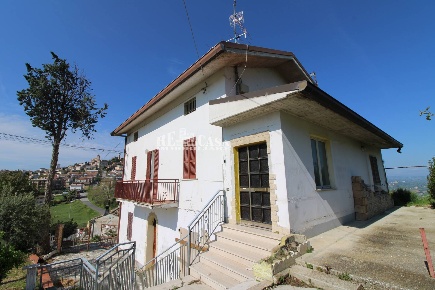 Foto Casa indipendente in via fonte ottone, Colonnella di 290 m² in vendita