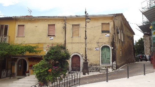 Foto Case semi ndipendenti in via S. Antonio Abate, Montefalcione di 210 m²